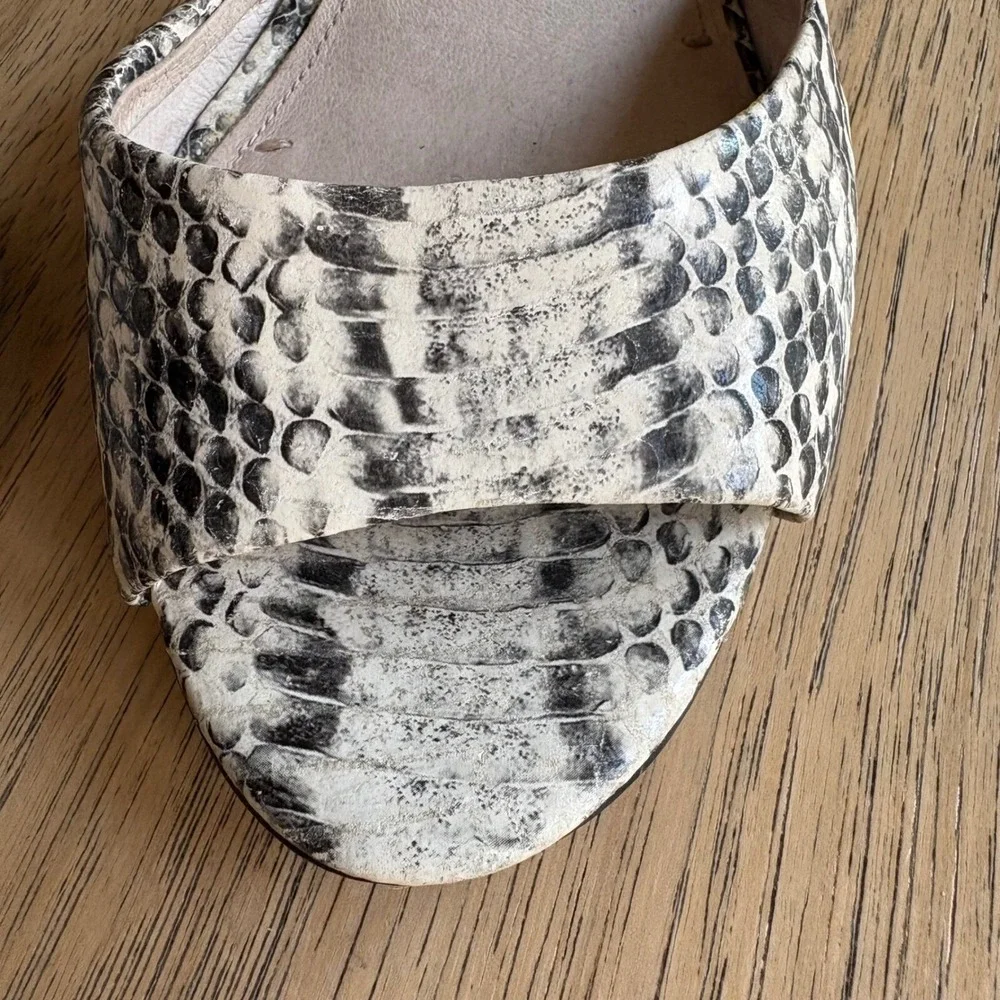 $150 LOUISE ET CIE Gordon Python Snakeskin Leather Stiletto Heels SIZE 10M EUC - Picture 10 of 15